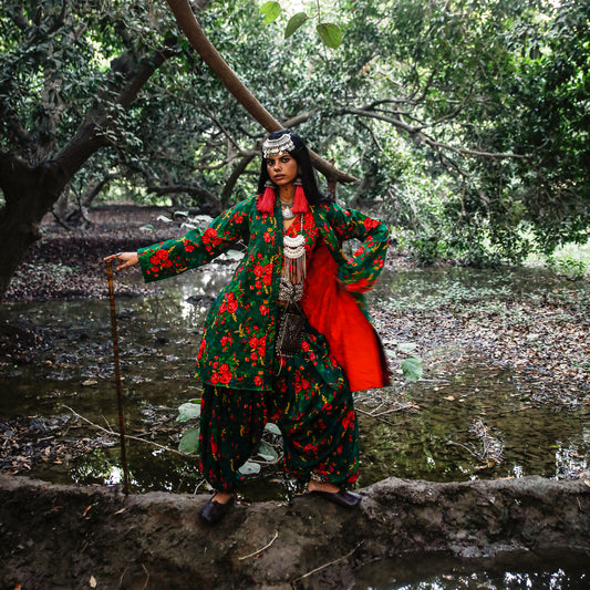 SAYA-OUTSIDE INN COLLECTION